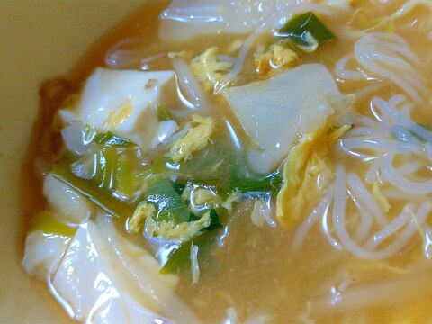 糸こんにゃくと絹ごし豆腐の海鮮チゲスープ